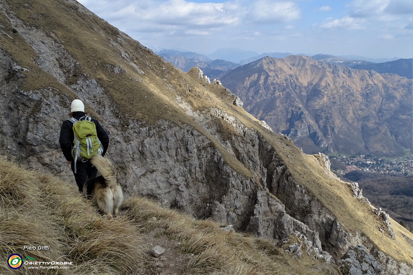 96 Ripida discesa senza tregua su sentiero per...capre.JPG